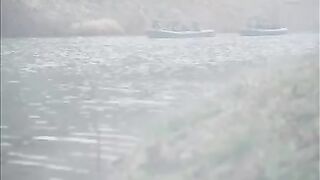 特種兵強攻恐怖分子基地，敵人裝死，突然醒來一槍斃了新兵（特种兵之虽远必诛）#特种兵 #战士 #热血花式追劇