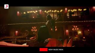 Odhani_%E2%80%93_Made_In_China___Rajkummar_Rao___Mouni_Roy____Neha_Kakkar___Darshan_Raval___Sachin_%E2%80%93_Jigar(720p).