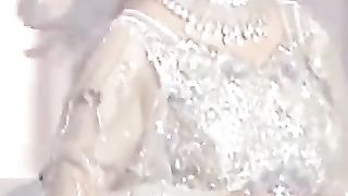 Gorgeous yumna zaidi ???? bridal couture week Performance ????????????