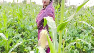 Punjabi Kudi Ne Saag Todne Ka Niya Tareeka Ejad Kar Liya