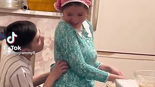 Беременный девушка и пап????