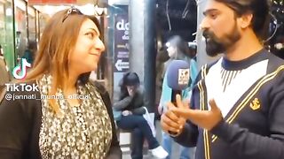Confidance ha Aunty mien