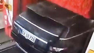 Quand un lavage de voiture tourne mal