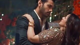 Meerab and Murtasem Romantic scenes????/Ahista ahista hum tmhry huy song/love status