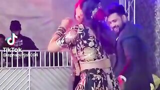Very nice dance Indian aunty