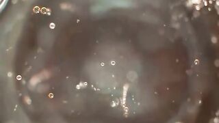 Zooming_into_my_water_bottle