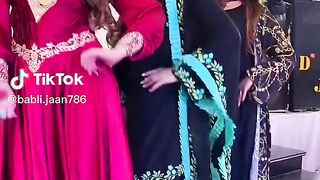 Pakistan  paro pari masti dance