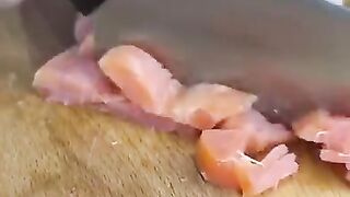 Вкусная закуска с красной рыбой