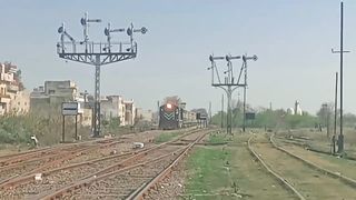 HBU-20-8049 Lead 45UP Pakistan Express Arrival At Lalamusa Junction