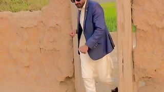 Mari wife mujhaa bohat marti ha