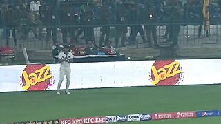 6 - 6 - 6  Saim Ayub on Fire #HBLPSL8 #Shorts #SportsCentral