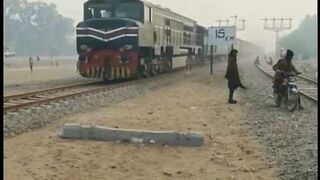 ZCU-30-6352 Lead 113UP Ghouri Express Pass Chak Jhumra JN