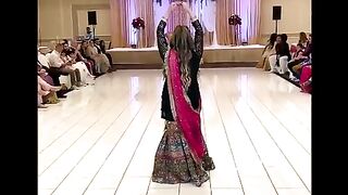 MEHNDI_DANCE_-_CHITTIYAN_-_SALEHA