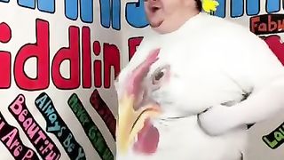 Chicken dance ???????????????????? very funny