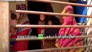 پاکستان میں موجود افغان مرد اور خواتین  ۔۔۔؟