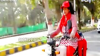 امریکا چھوڑ کر پاکستان آنے  والی عورت۔۔۔؟