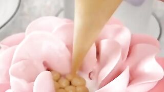 Cake decoration