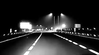 Aadhi raat me friends ke saath