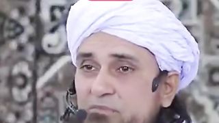 Molana mufti Tariq Masood sahib.