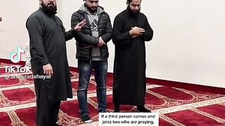 Joining imam in prayer