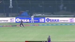 Wow good attack Azam Khan