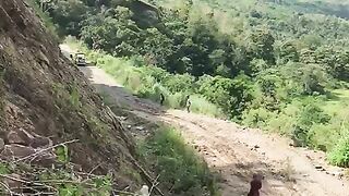 AKSES JALAN RUSAK PARAH