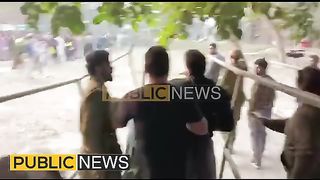 قذافی اسٹیڈیم کے باہر عمران ریاض