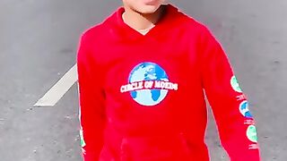 Look! How this child acts