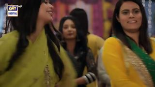 Amazing Dance �� Perfomance By Saba Qamar Mahiya ve Mahiya #sarerah