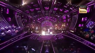 TUM KO MERE DIL NE PUKARA HAI