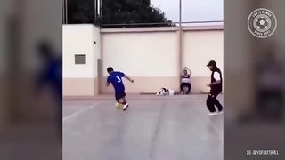 VIDÉOS DRÔLES et JEUX DE FOOTBALL en 2023 ! | FUTSAL, BUTS, DRIBLES ET ÉCHECS ????⚽????