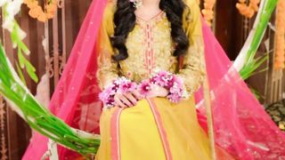 Latest Mehandi dress design ideas for bride