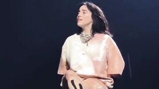 Billie eilish crying???? heart touching video