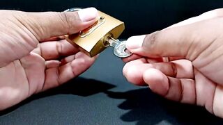 how to open lock with matches