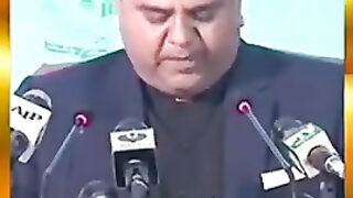 Fawad Chodry Ki Bhi Son Lo Bhai