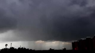 Strange and disturbing signs appear in Middle East sky ! What's going on? The day became dark