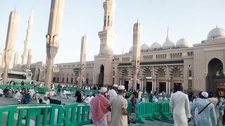 Walking Umrah.... Masjid e Nabavi .. close Umbrella