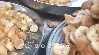 Delicious sweets at local food street stalls. https://www.youtube.com/@user-qh7kt6ns6p