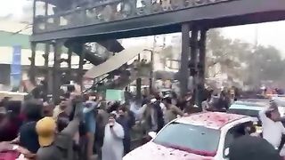 پیشی خان آیے تھا