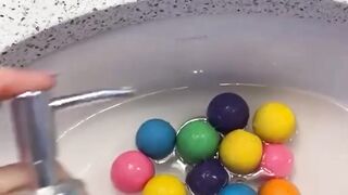 Wash make-up brushes