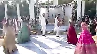 Calm_Down_Pakistani_Wedding_Dance___Hafeez_Bilal_Hafeez_Choreography(144p).