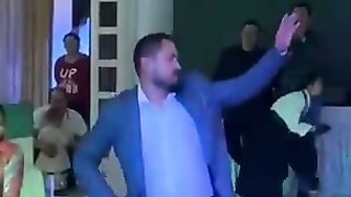 Попала
