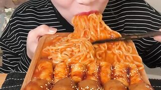 ASMR Mukbang