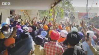 Sikh india main police pa hawi ho gay