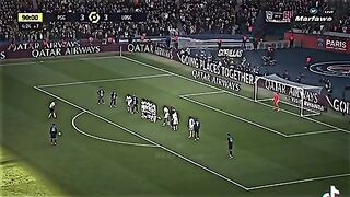 Free kick ???? ????
