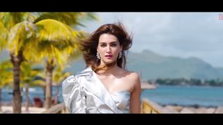 Munda_Sona_Hoon_Main__Video__Shehzada___Kartik%2C_Kriti___Diljit%2C_Nikhita___Pritam%2C_Kumaar___Rohit(720p).