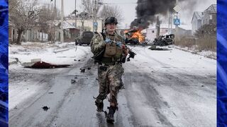 Ukrainians fight back on old equipment while waiting for Bradley