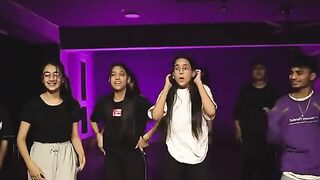Dance on ding dang ding wo le gayi