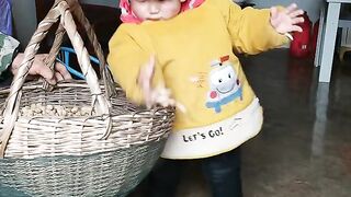 Baby is very aingry