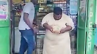 سیاستدانوں نے عوام کو کچھ اس طرح پھنسا دیا ہے۔ ویڈیو دیکھئیے